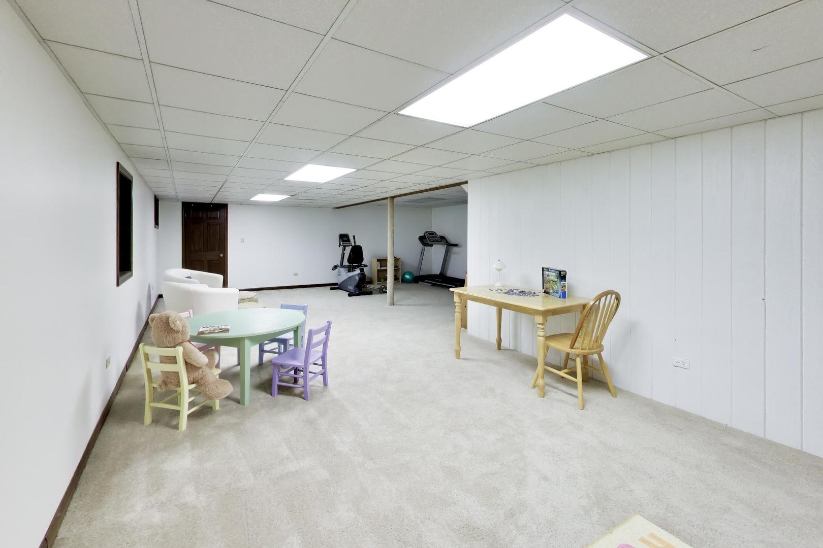2302 Lisa Court
