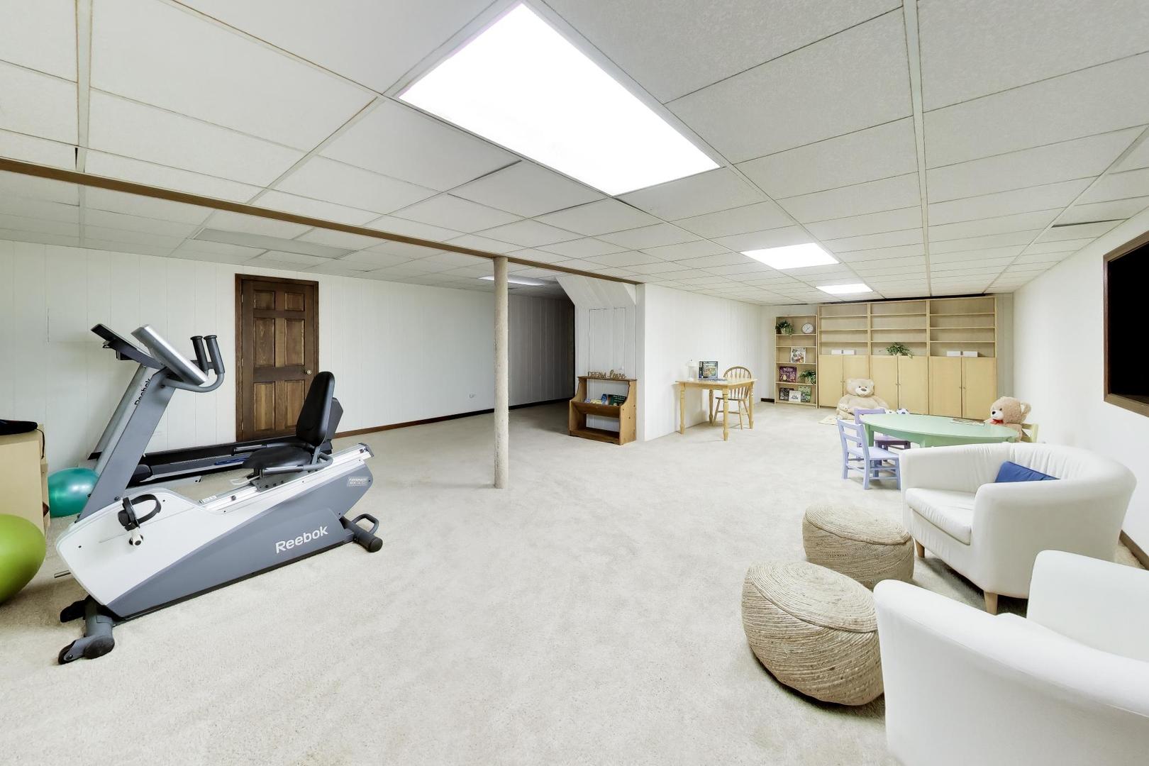 2302 Lisa Court