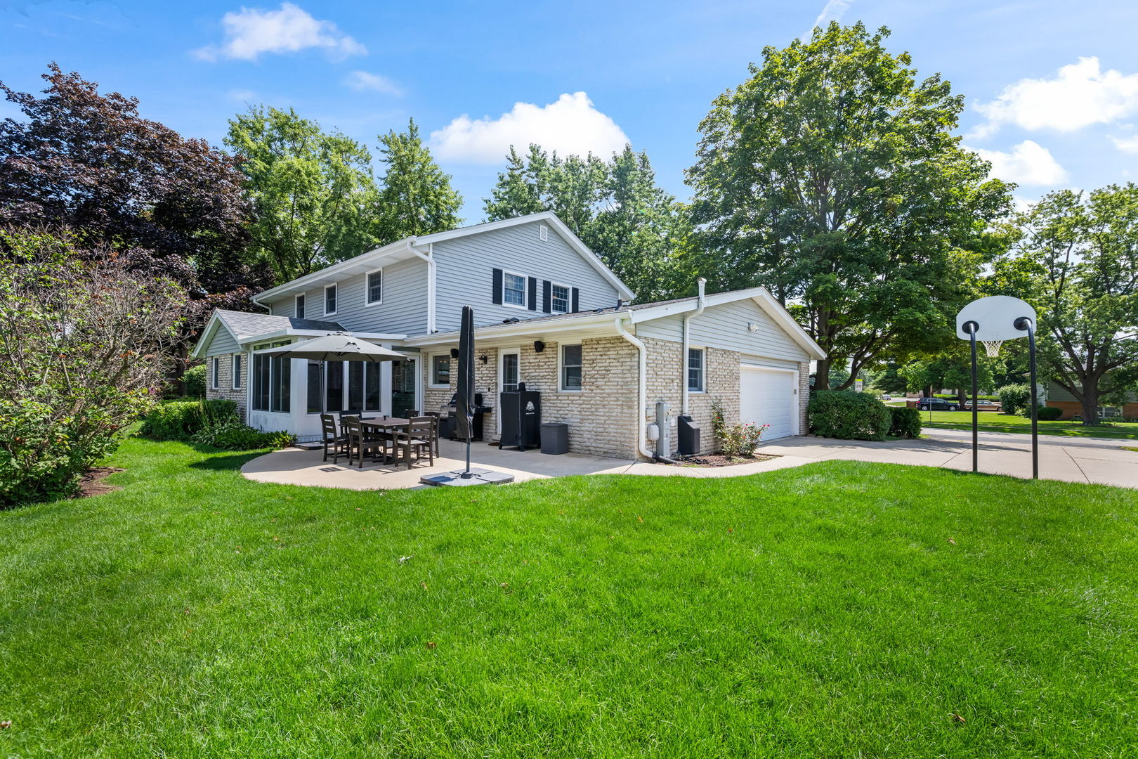 530 PINECROFT Drive