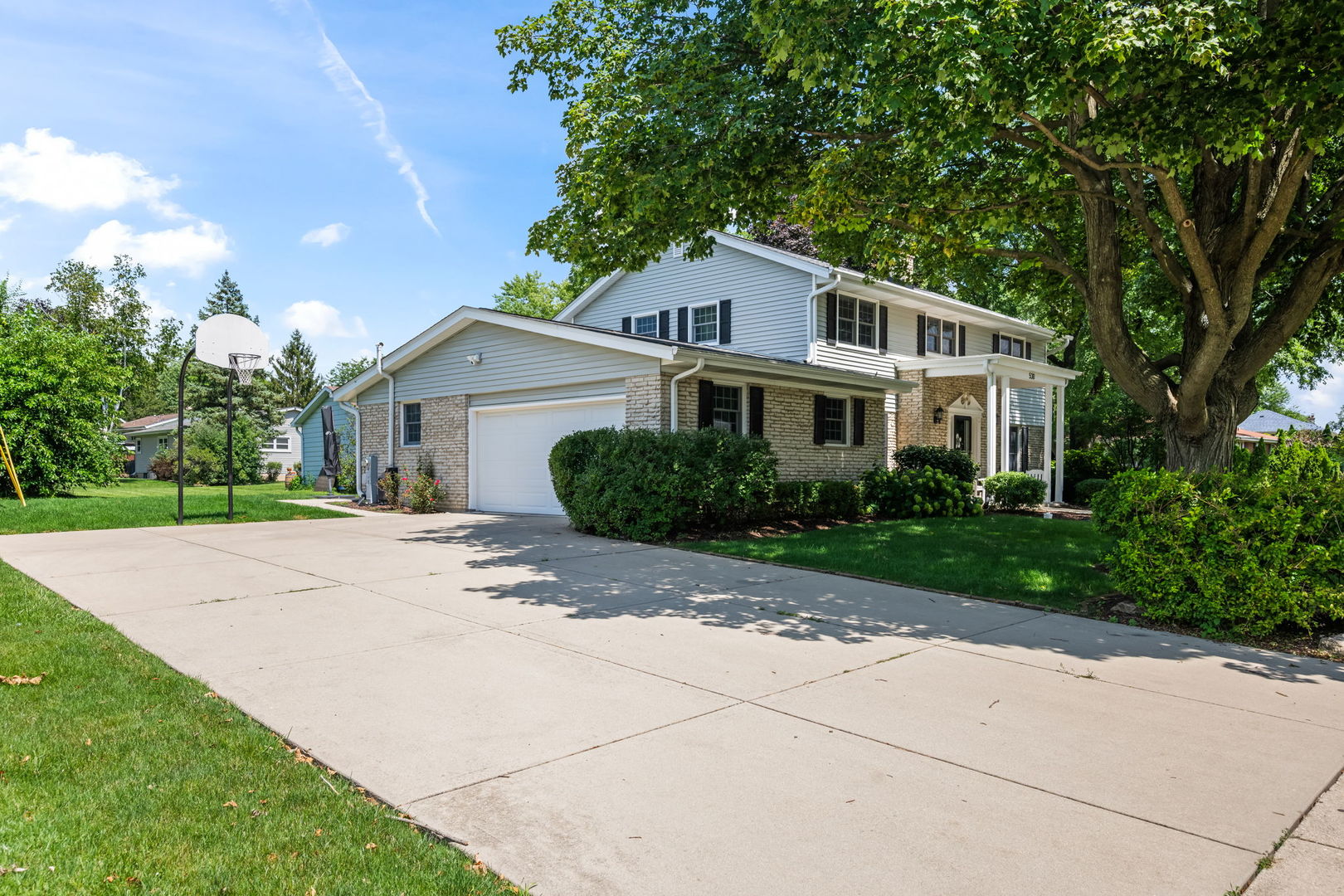 530 PINECROFT Drive