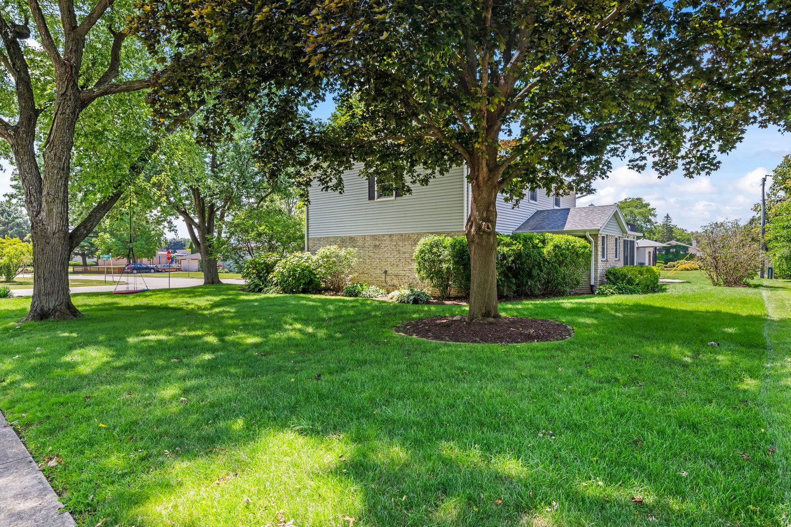 530 PINECROFT Drive