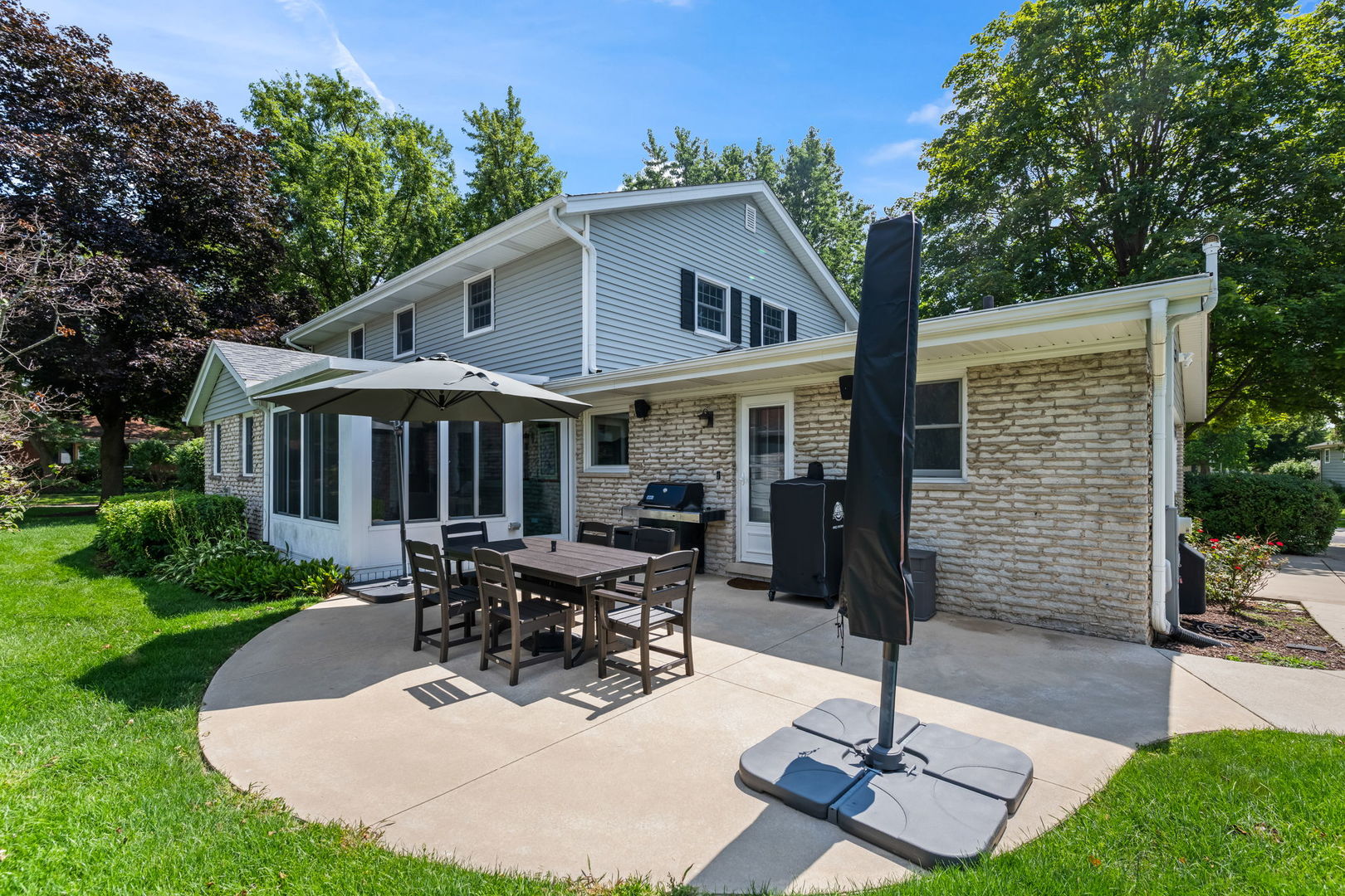 530 PINECROFT Drive
