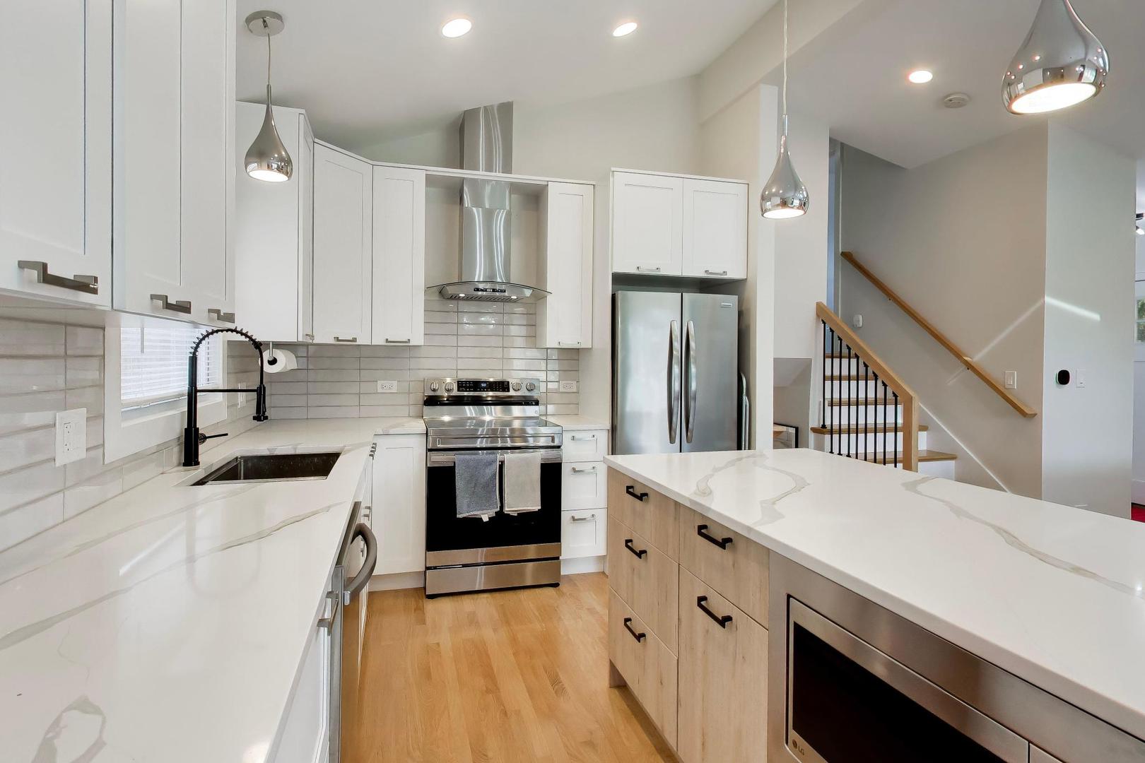 3 W White Oak Street
