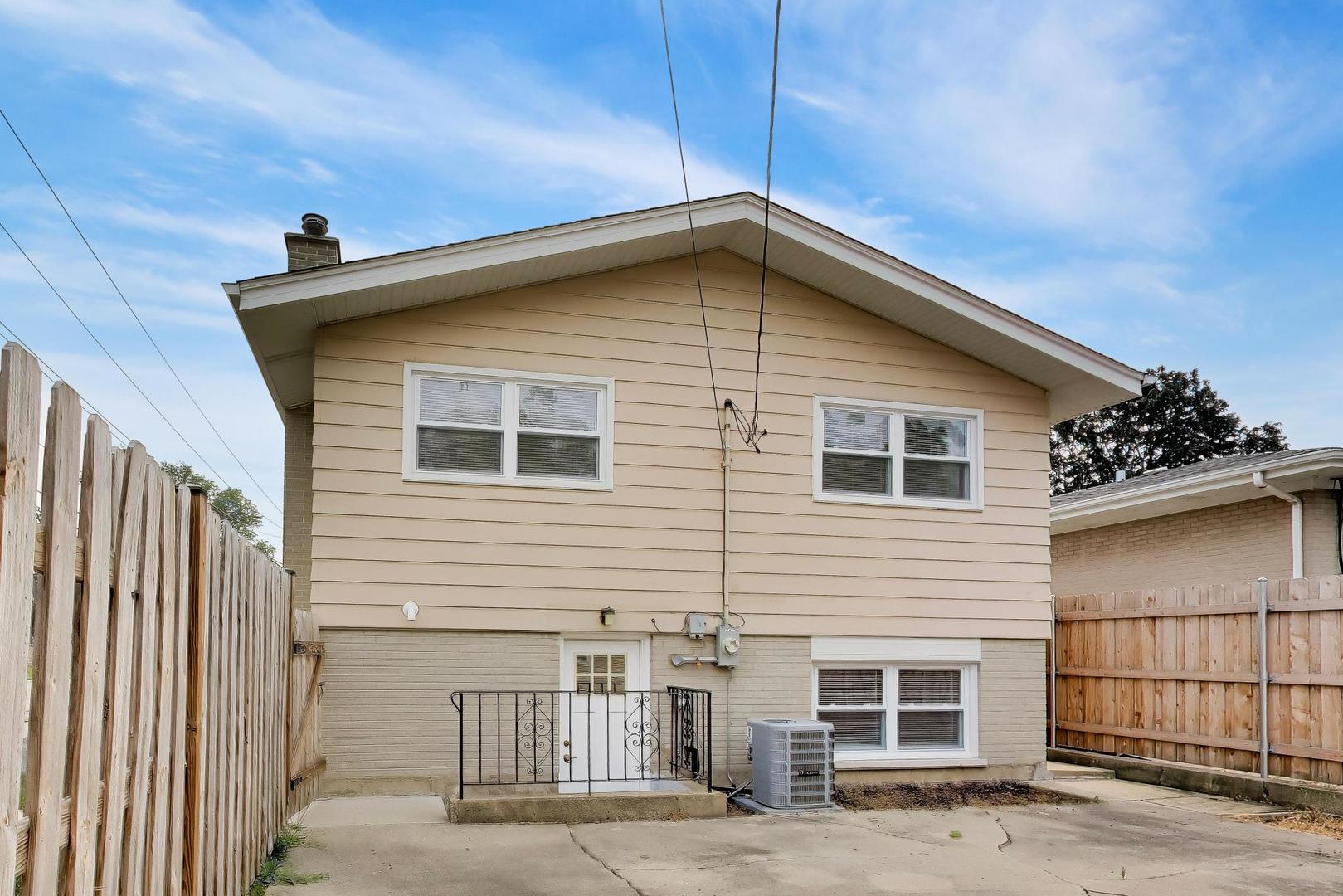 3 W White Oak Street