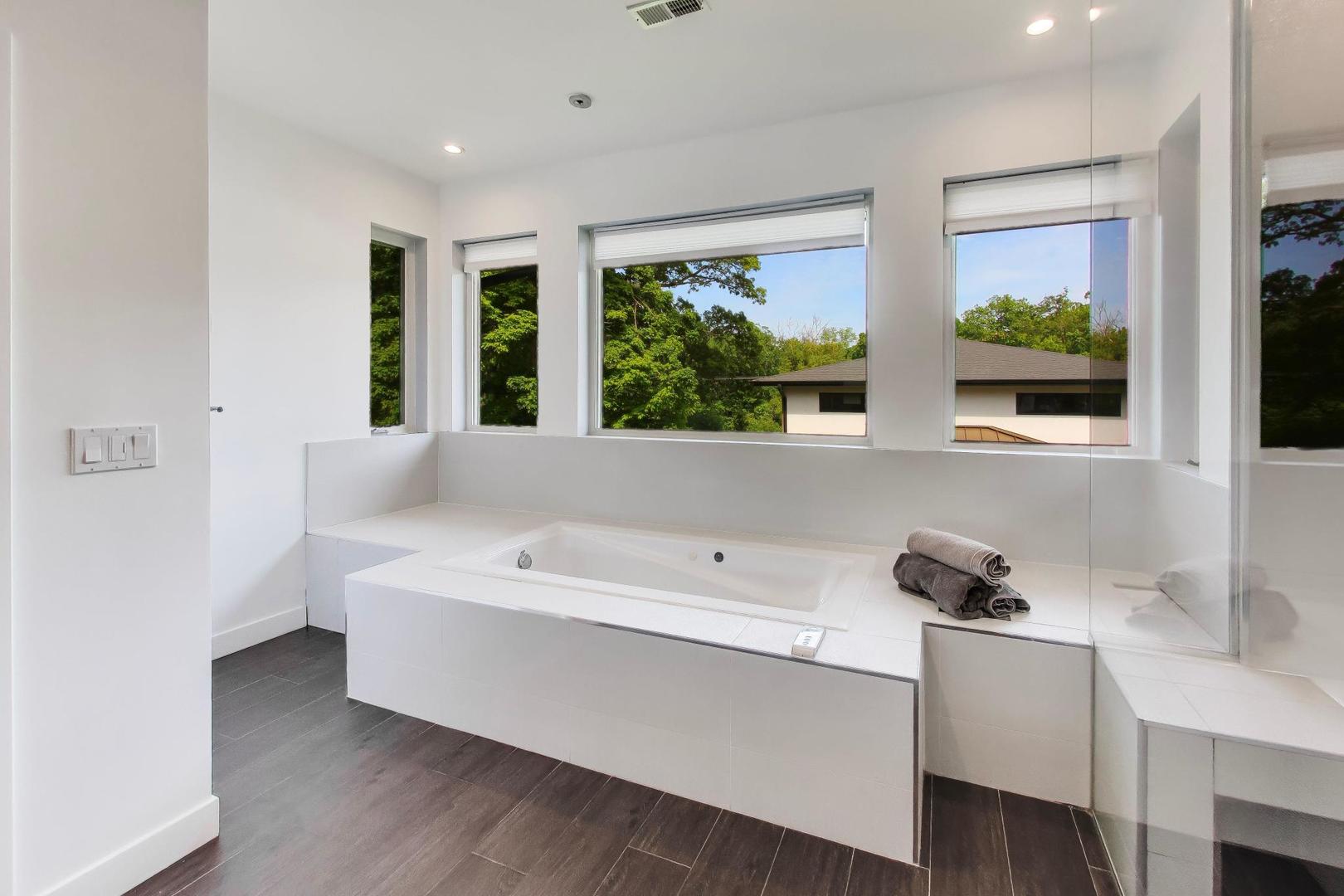 10 Picton Road