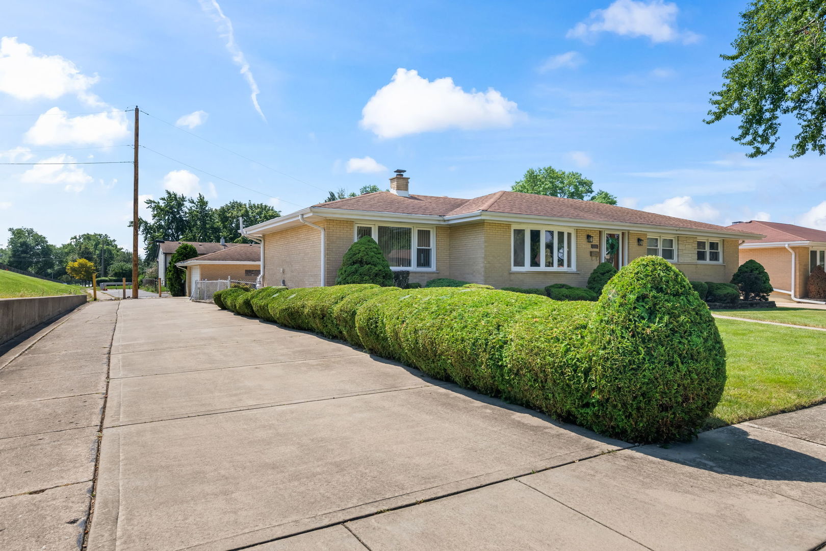 603 W Saint Aubin Drive