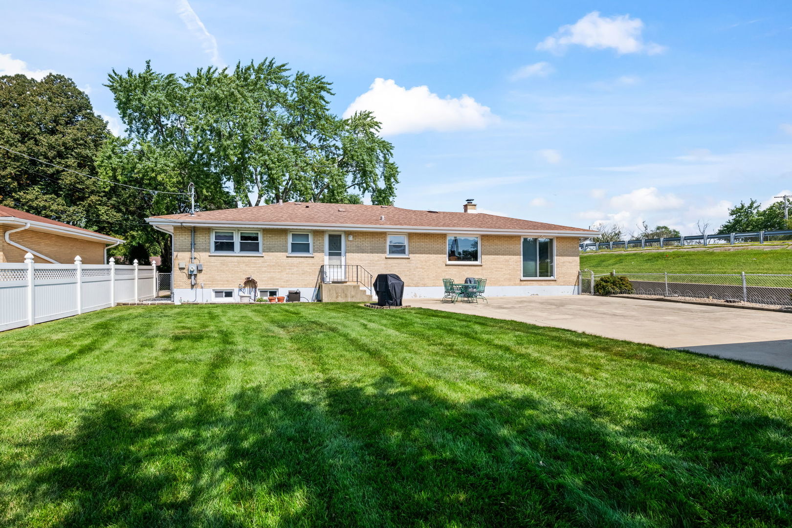 603 W Saint Aubin Drive