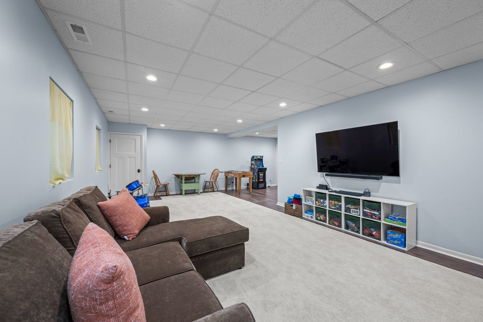 609 N Carlyle Lane
