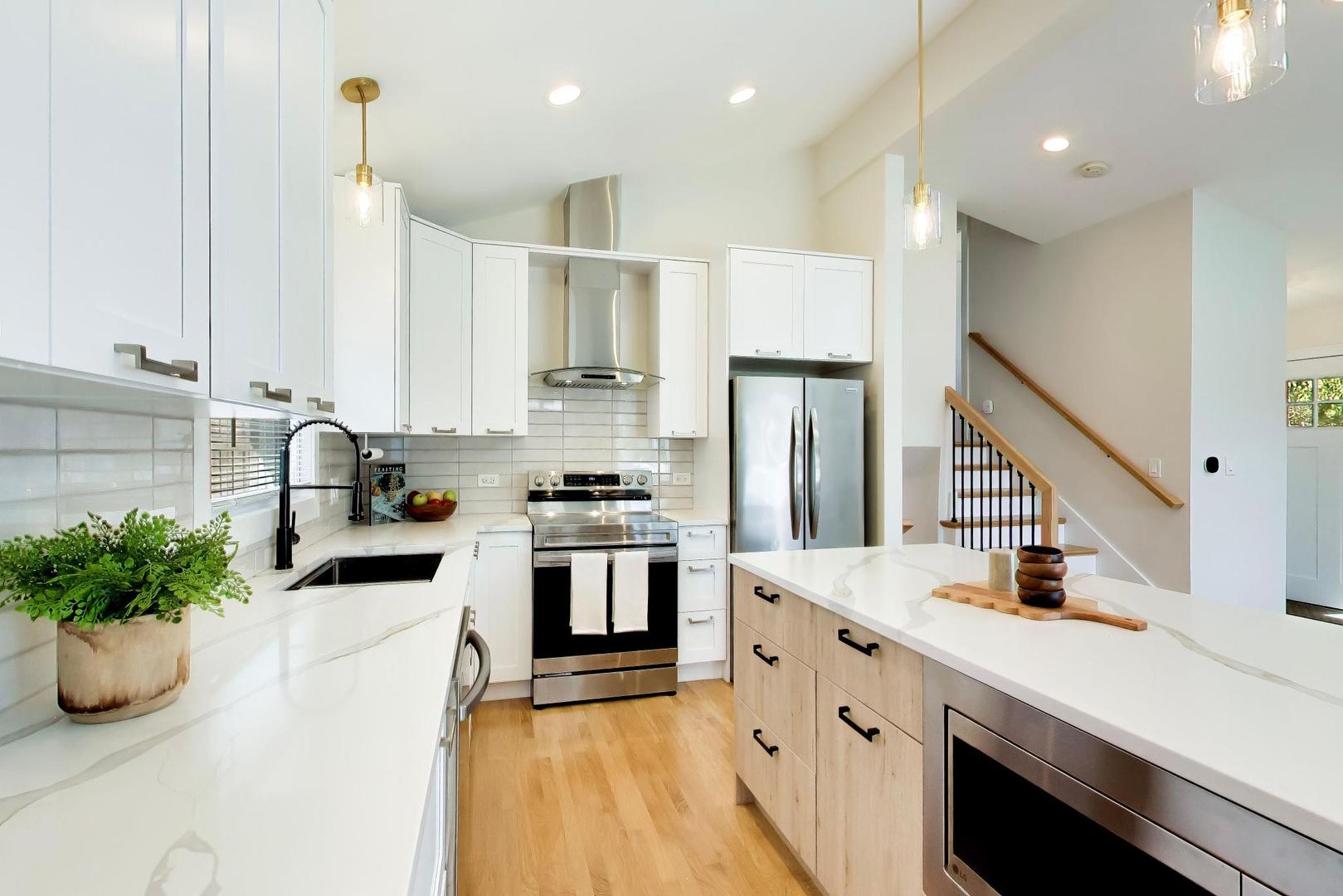 3 W White Oak Street