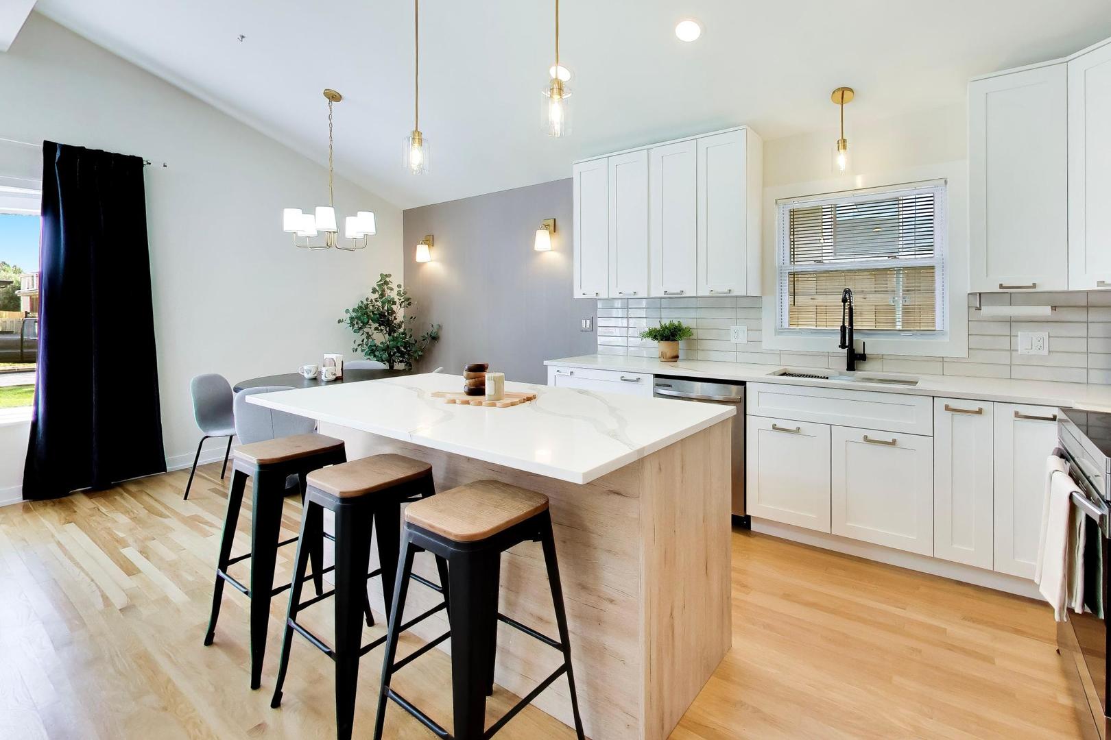 3 W White Oak Street