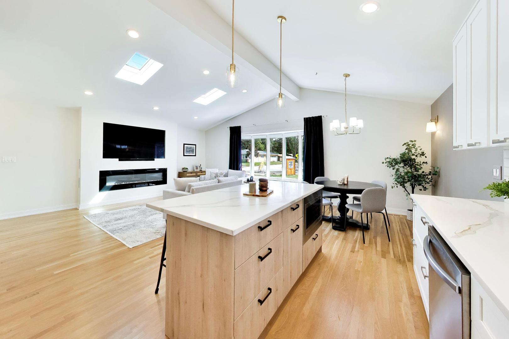 3 W White Oak Street