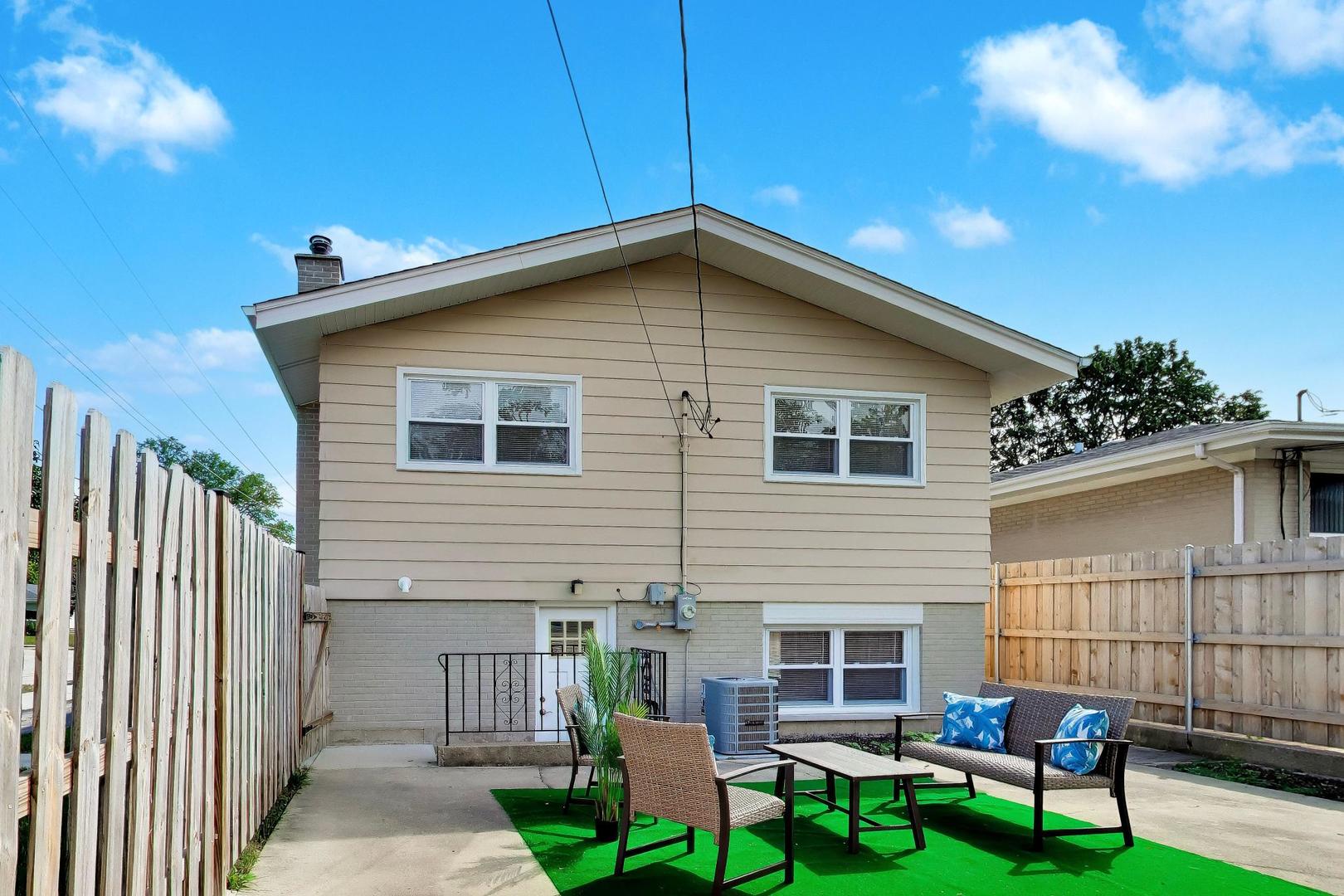 3 W White Oak Street