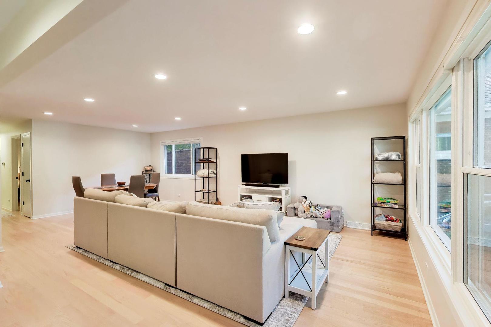 539 S Evergreen Avenue