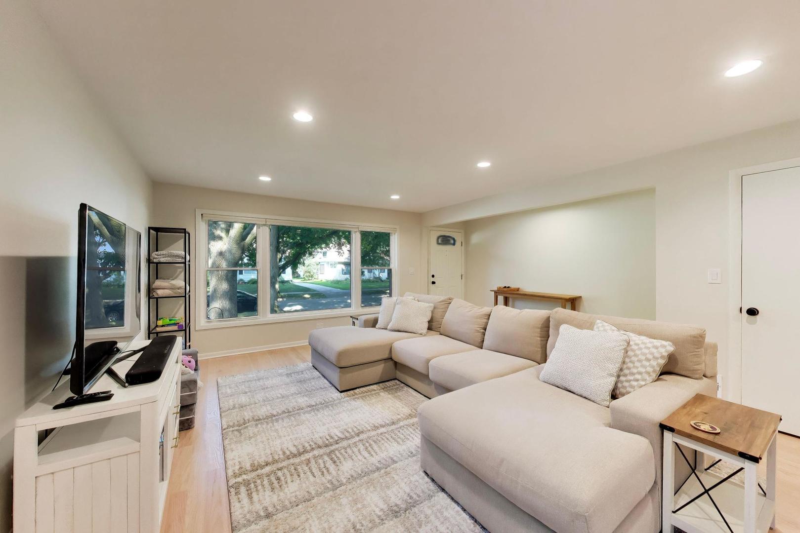 539 S Evergreen Avenue