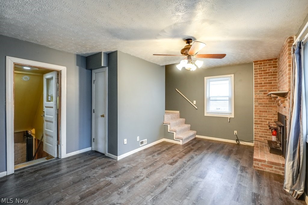 683 E Archwood Avenue