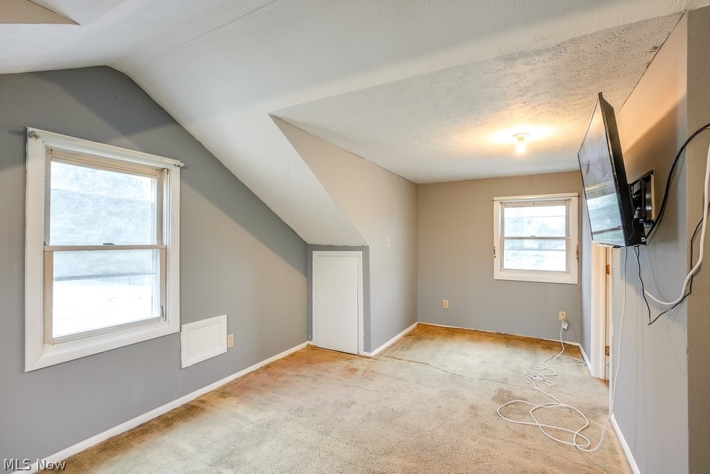 683 E Archwood Avenue