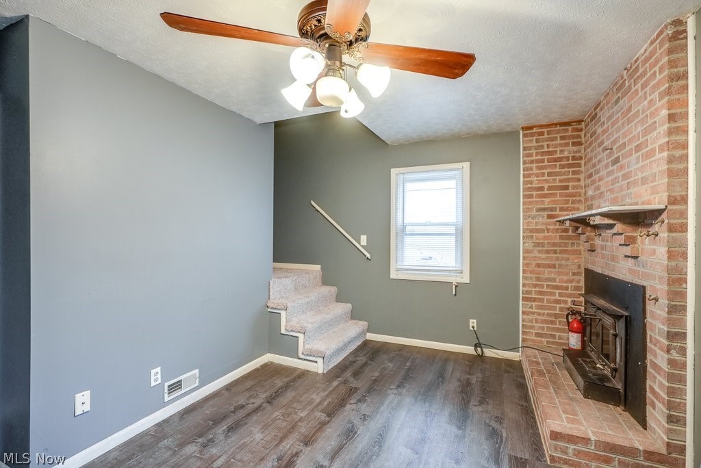 683 E Archwood Avenue