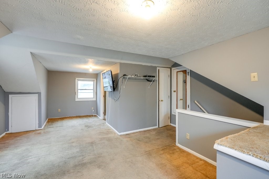 683 E Archwood Avenue