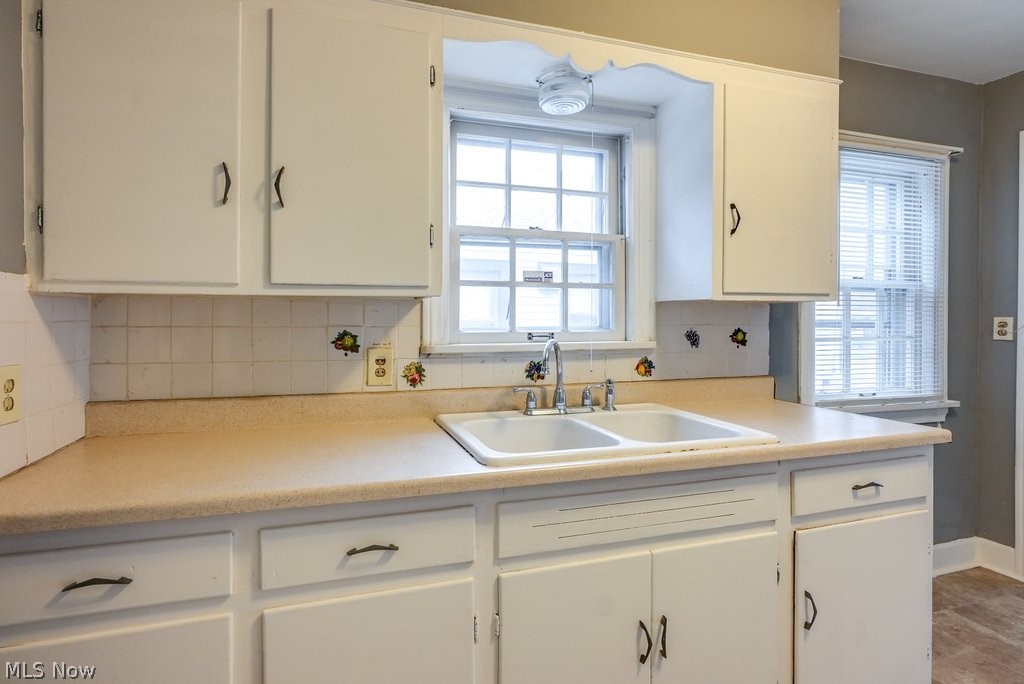 683 E Archwood Avenue