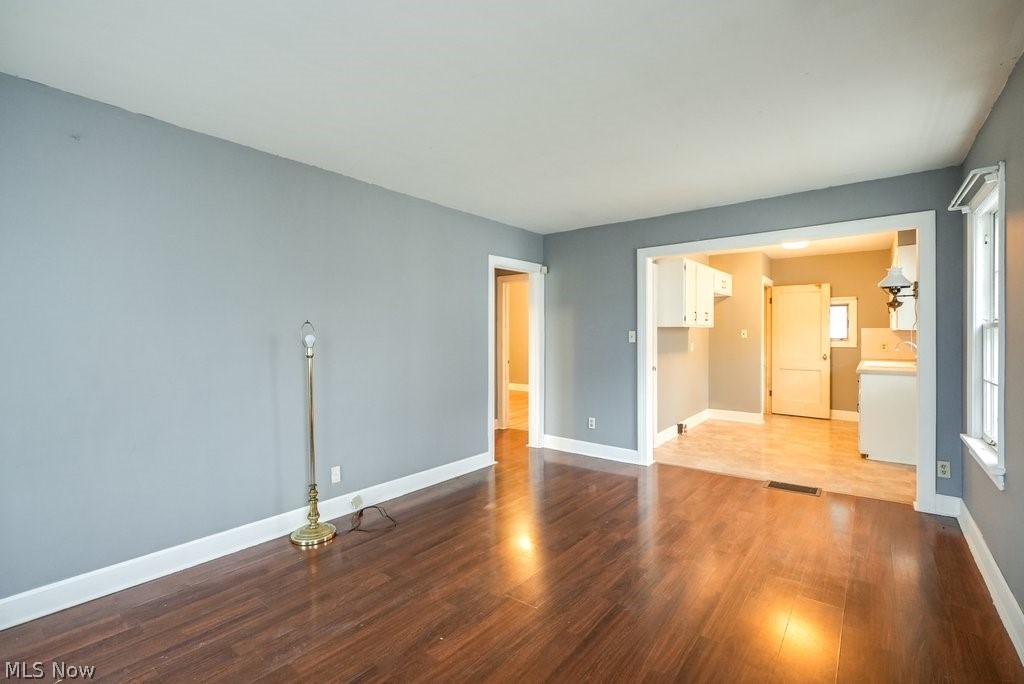 683 E Archwood Avenue