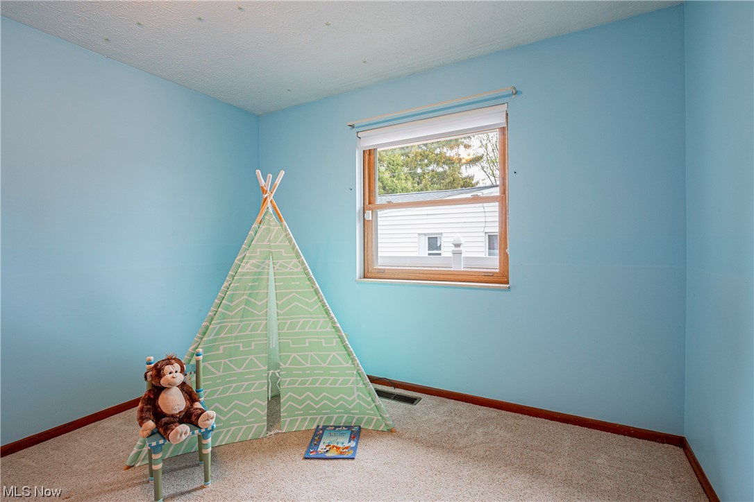 2868 Burnside Street