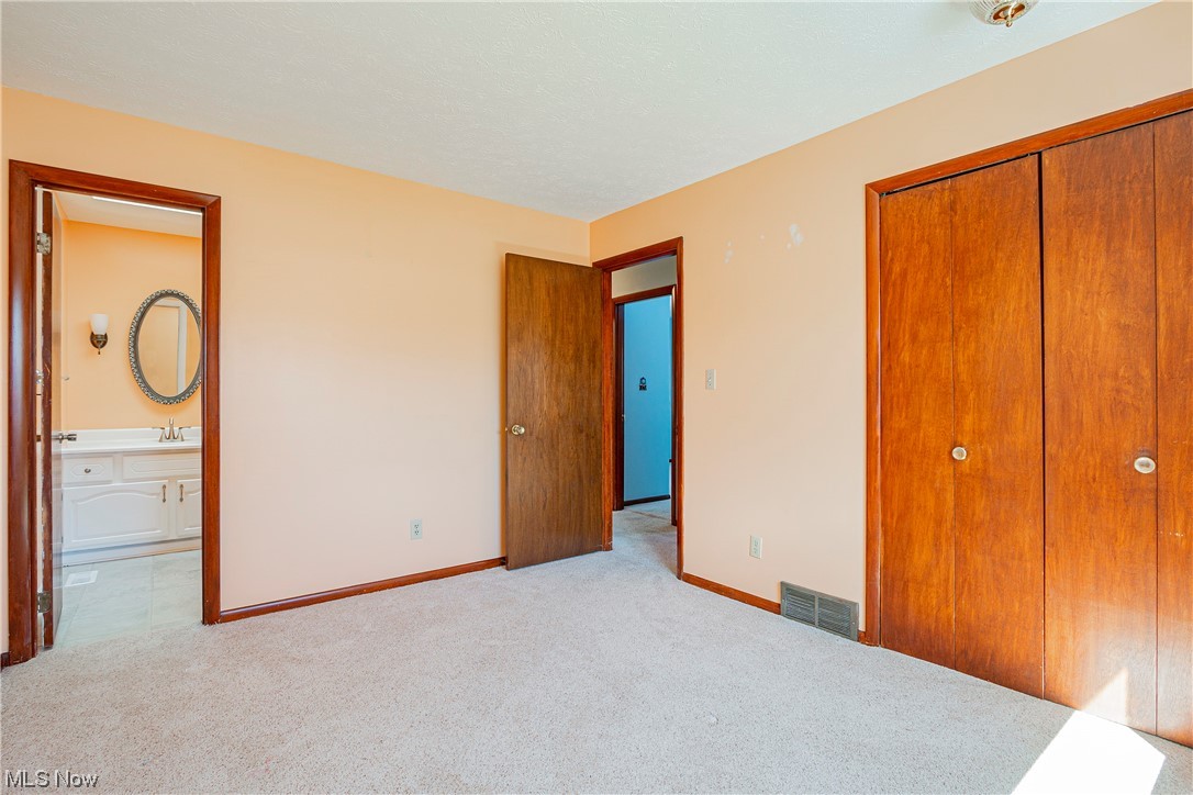 2868 Burnside Street