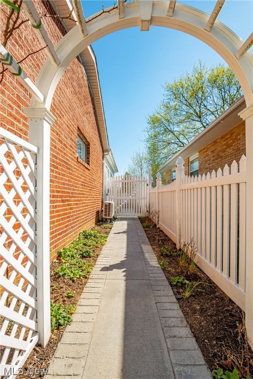 2868 Burnside Street