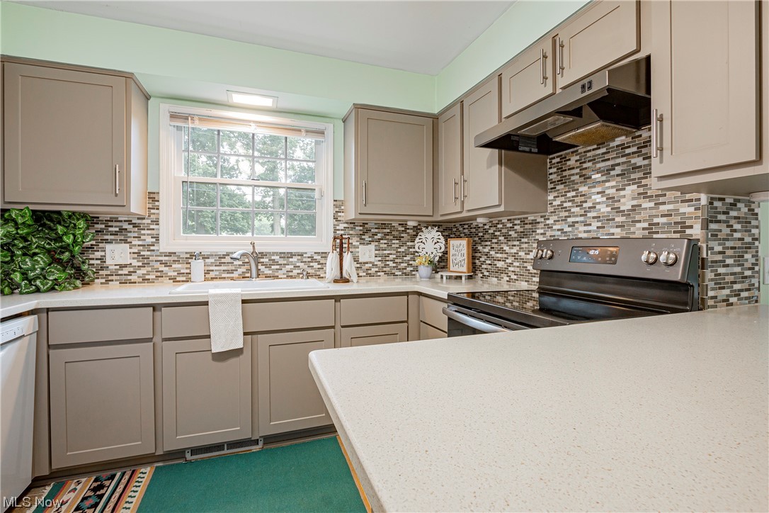 4607 Woodside Avenue NW