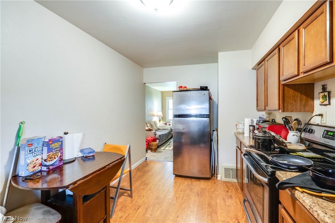 2579-2581 Benton Avenue