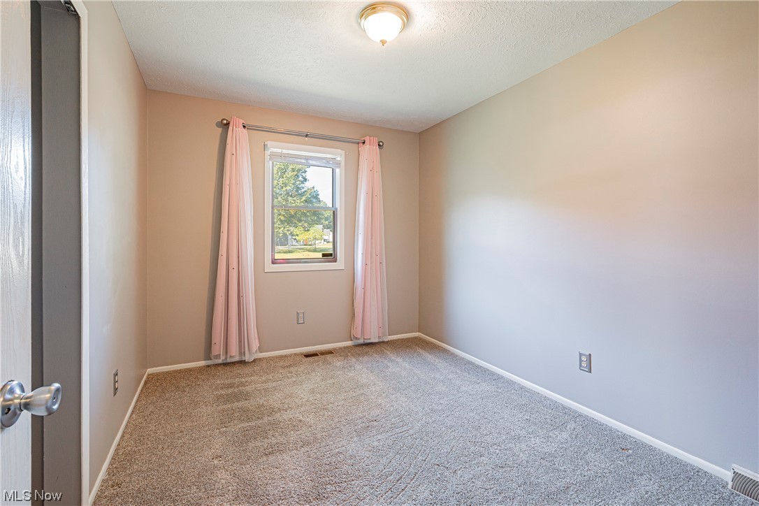 806 E Cassell Avenue