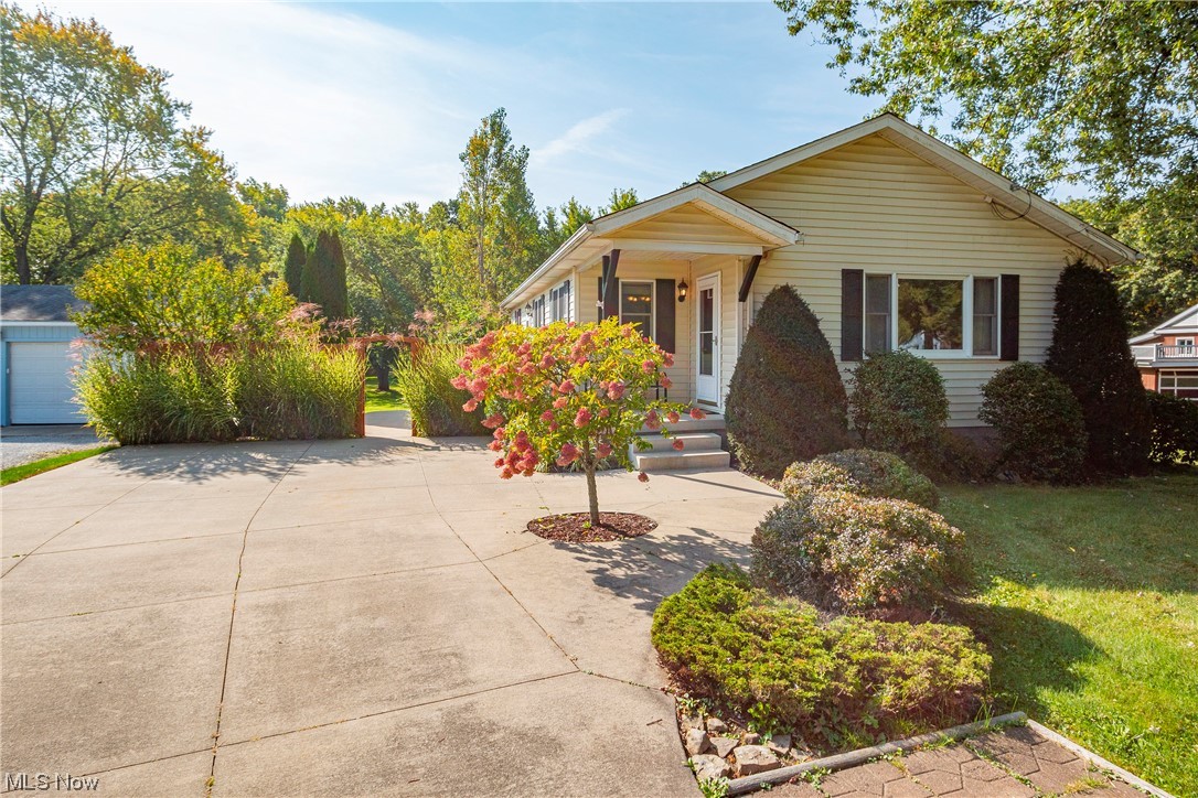 806 E Cassell Avenue