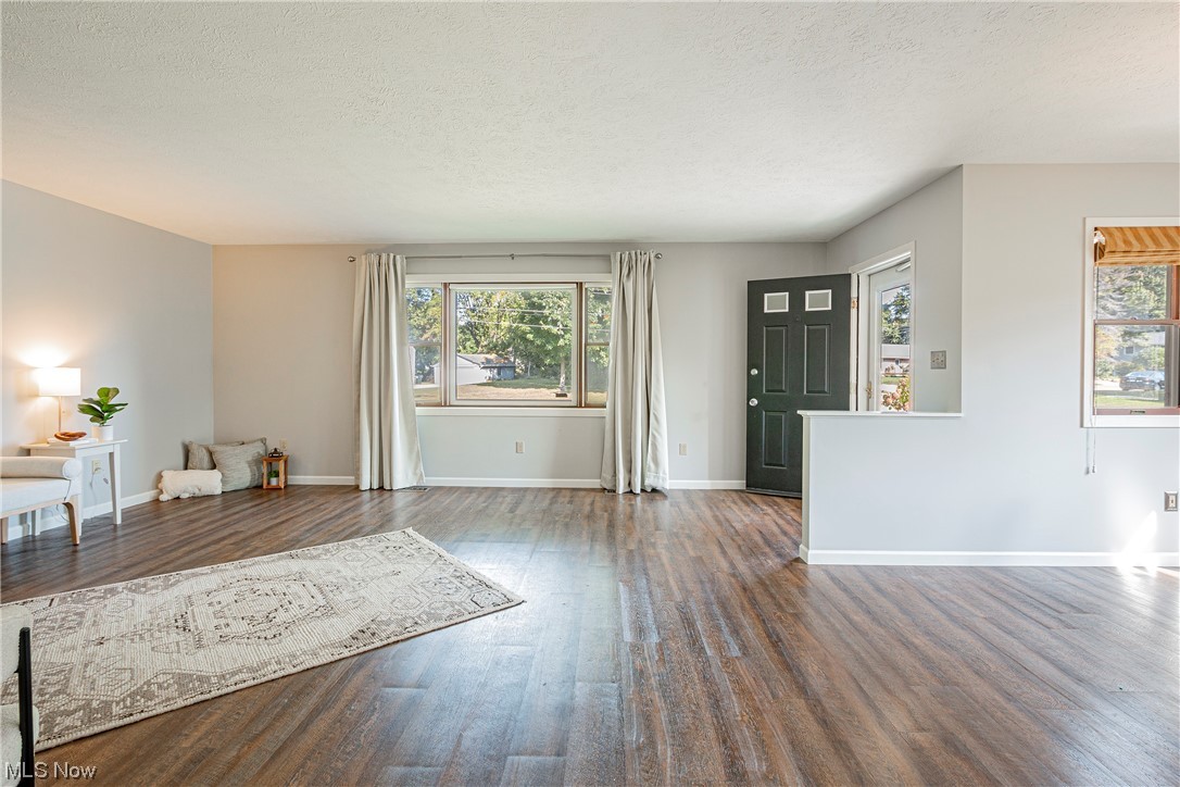 806 E Cassell Avenue