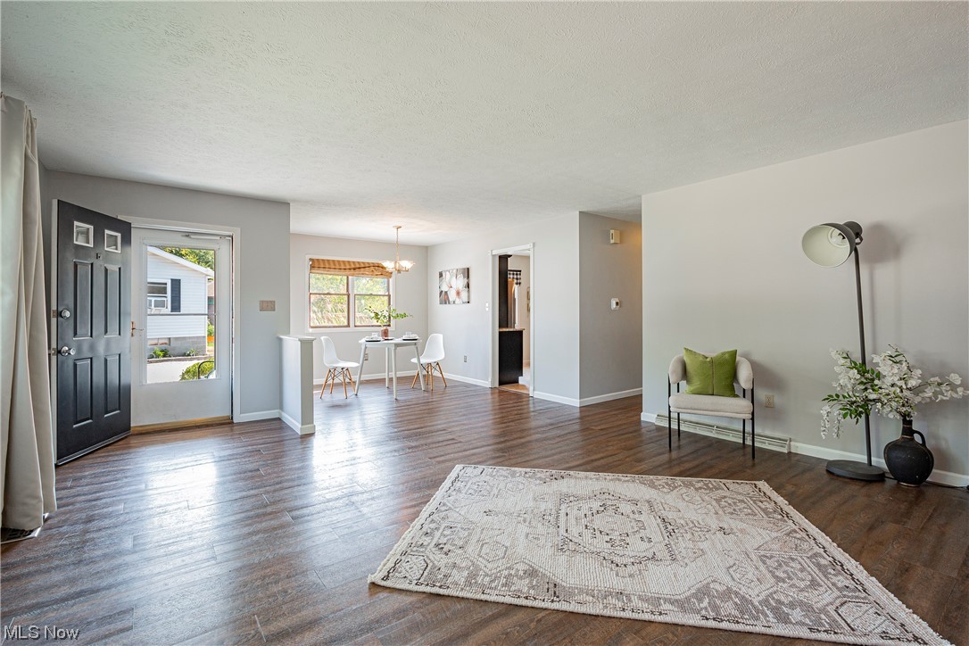 806 E Cassell Avenue