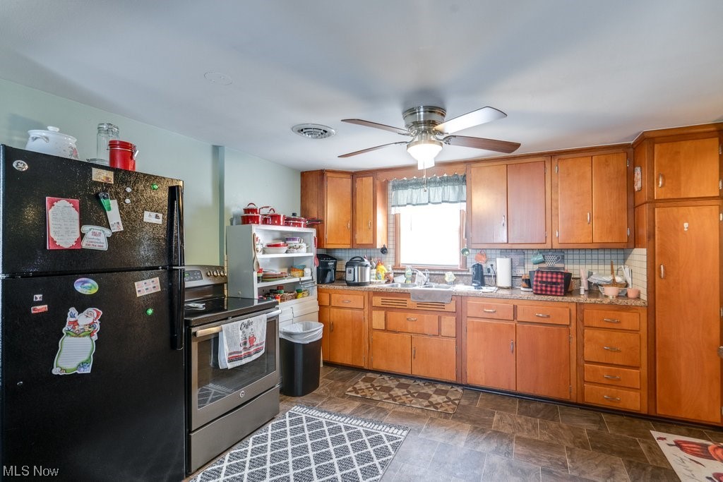 1391 Freedom Avenue S