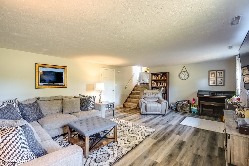 3368 Genoa Avenue SW