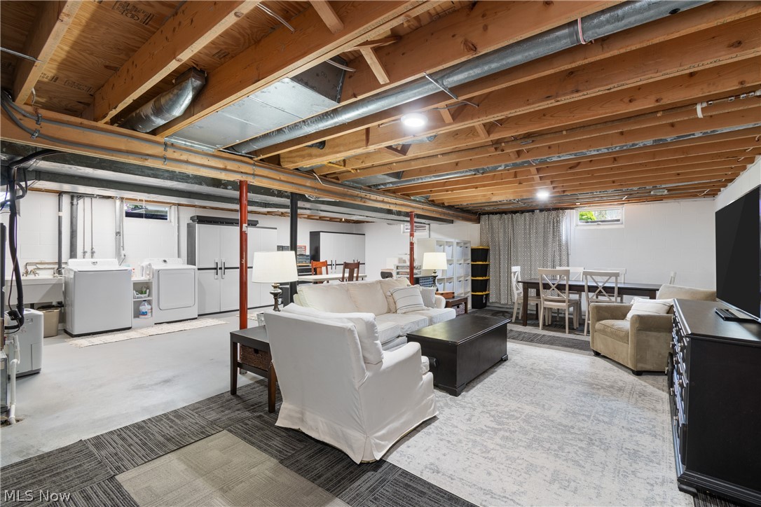 6669 Arlington Drive