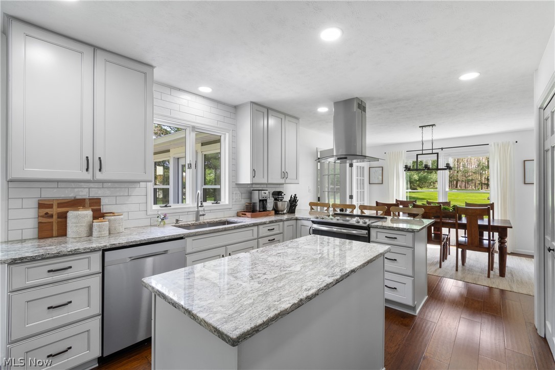 6669 Arlington Drive