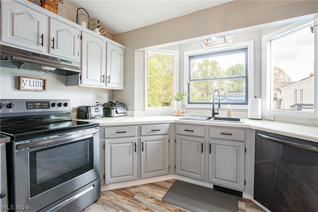 2159 Field Circle Avenue