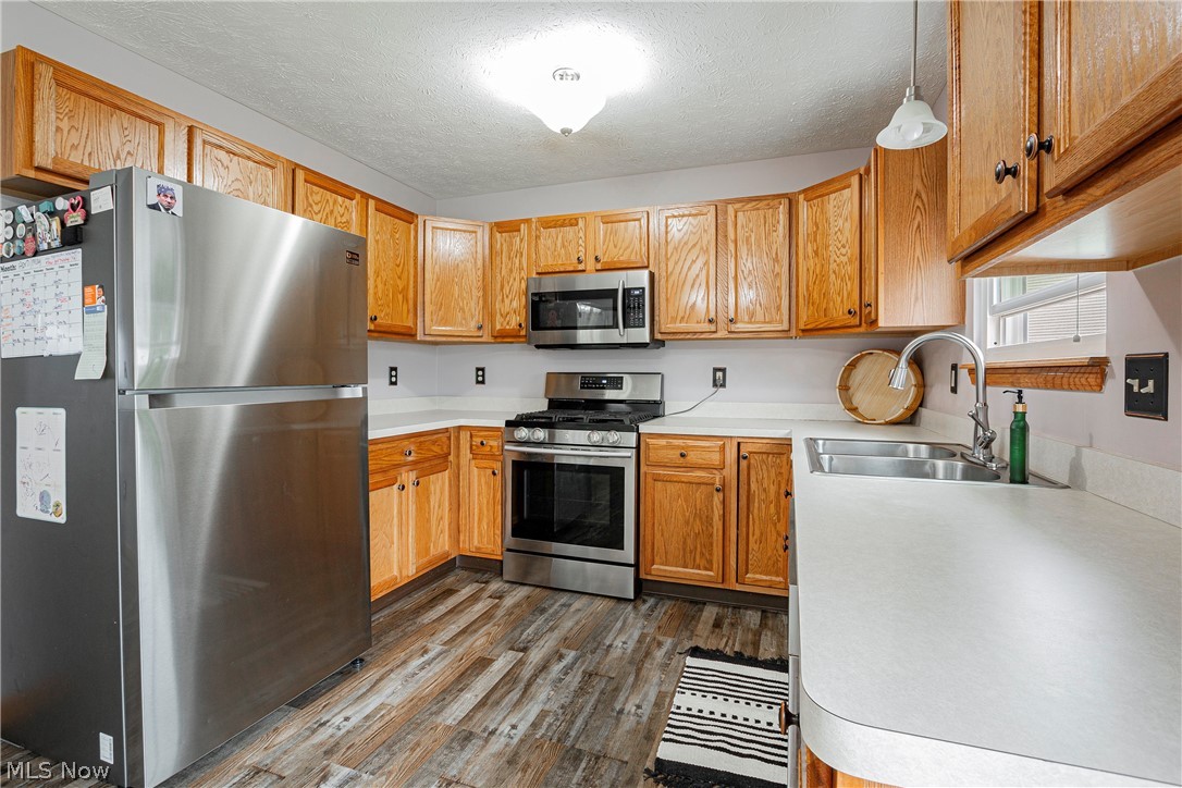 1095 Bennington Court