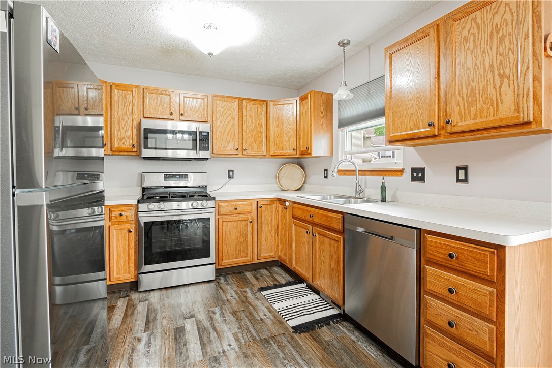 1095 Bennington Court