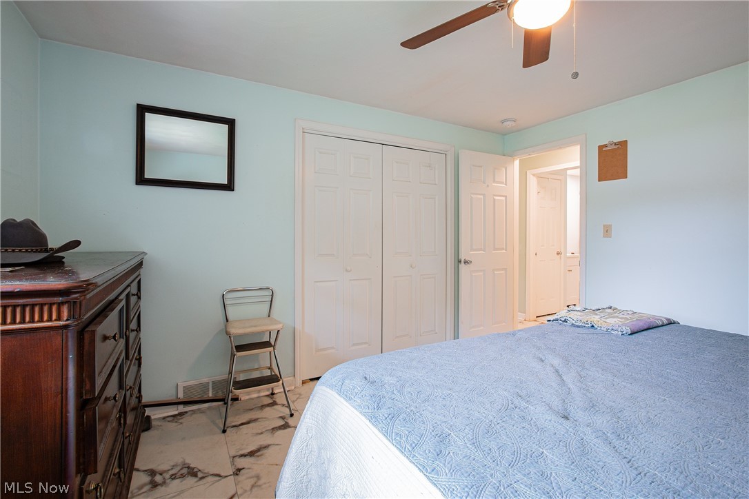 9915 Schlabach Avenue NE