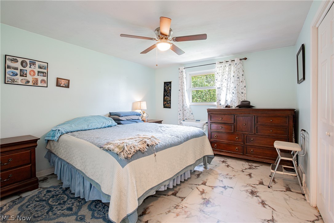 9915 Schlabach Avenue NE