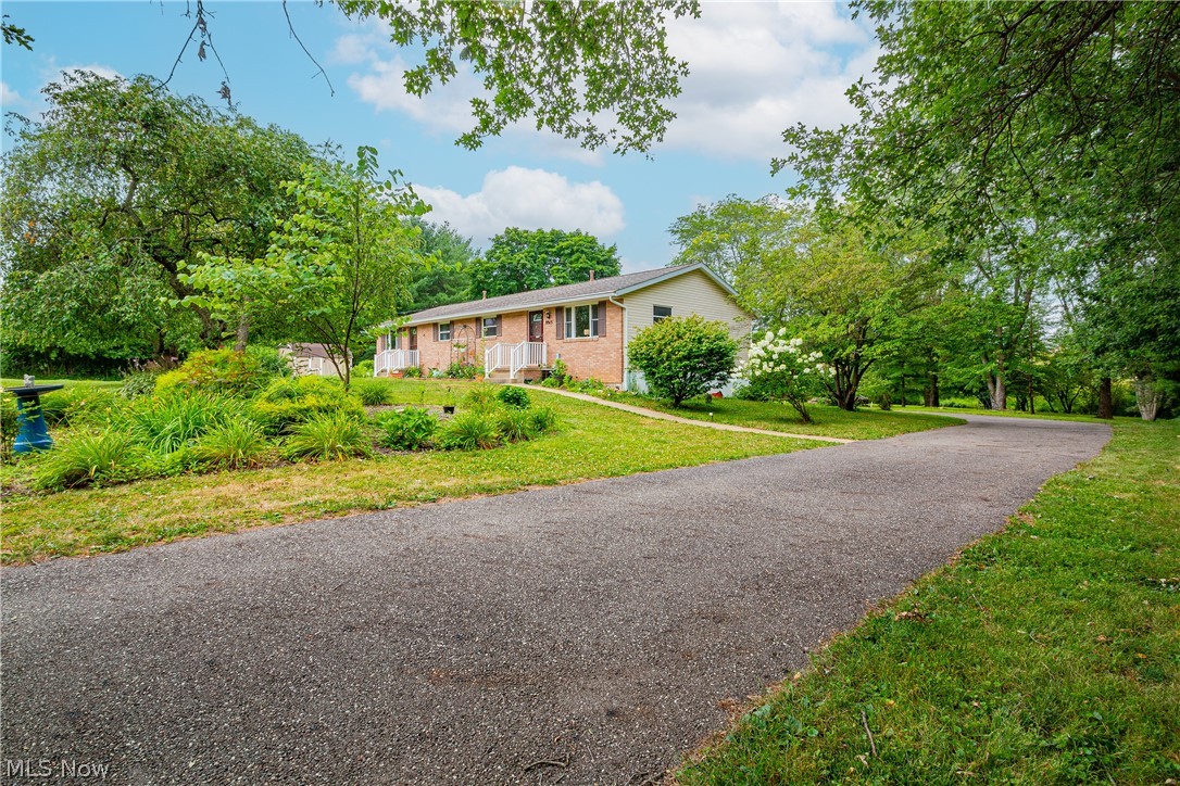 9915 Schlabach Avenue NE