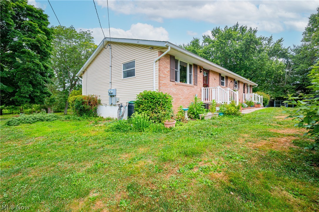 9915 Schlabach Avenue NE