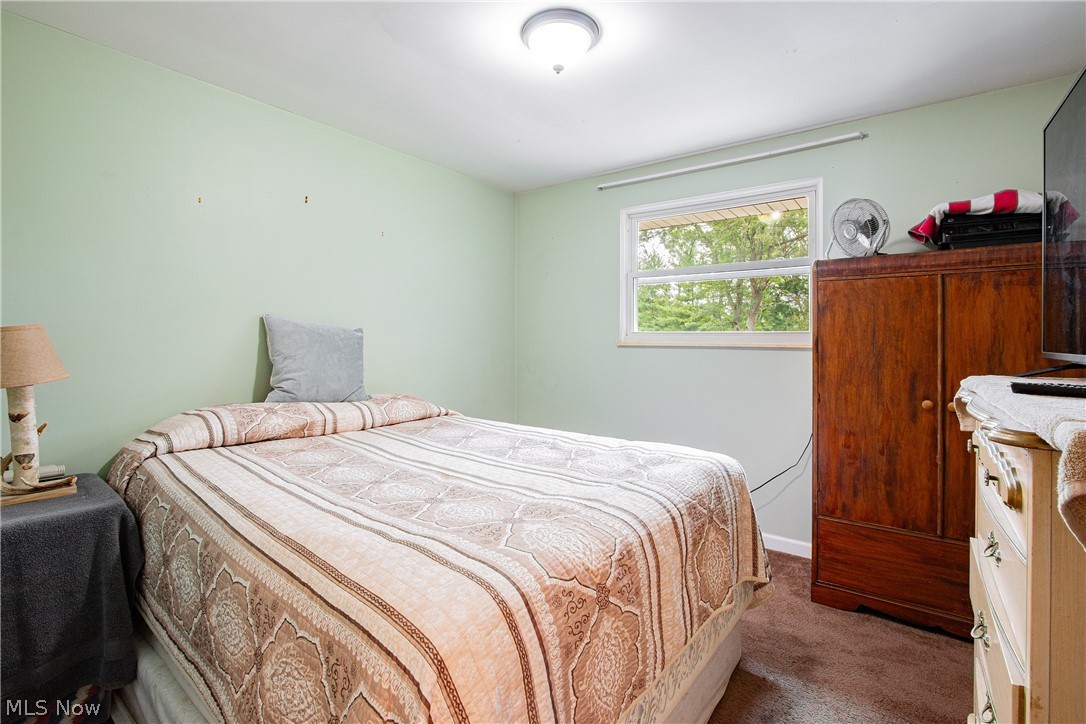 9915 Schlabach Avenue NE