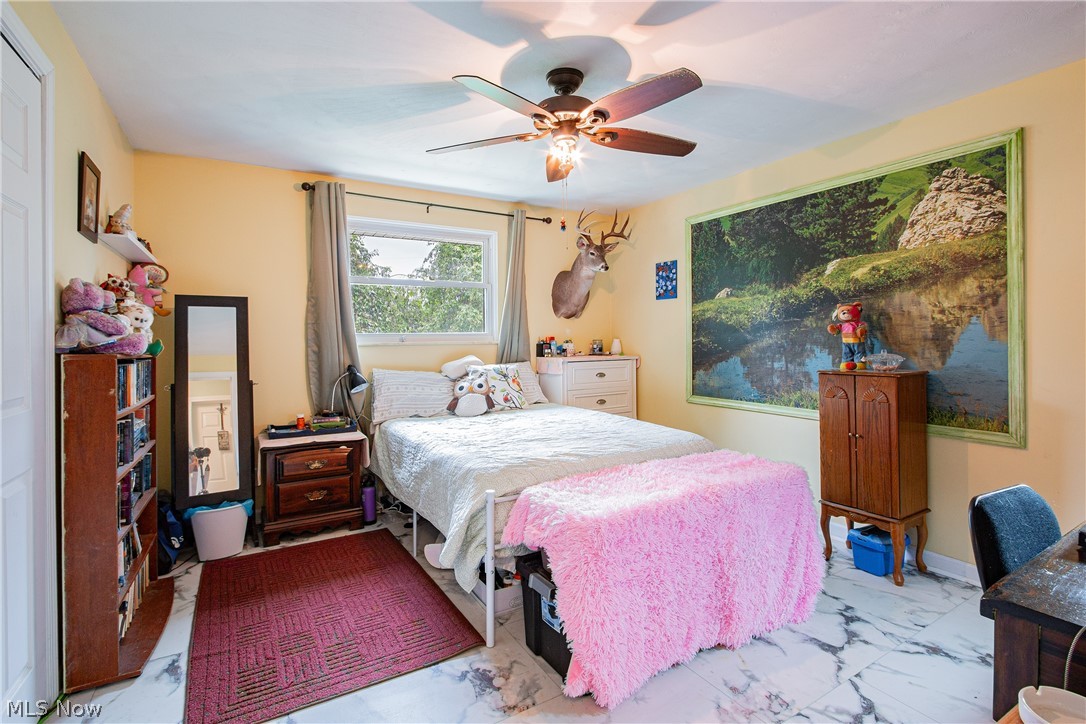 9915 Schlabach Avenue NE