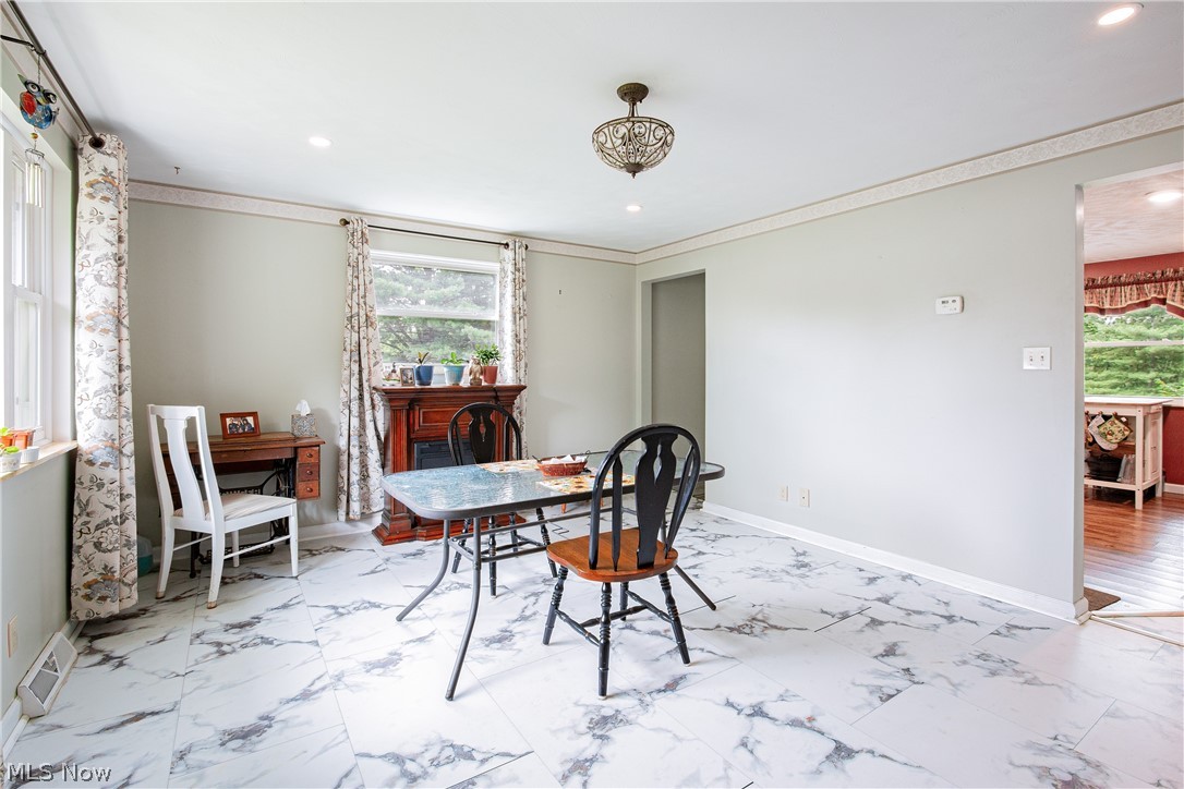 9915 Schlabach Avenue NE