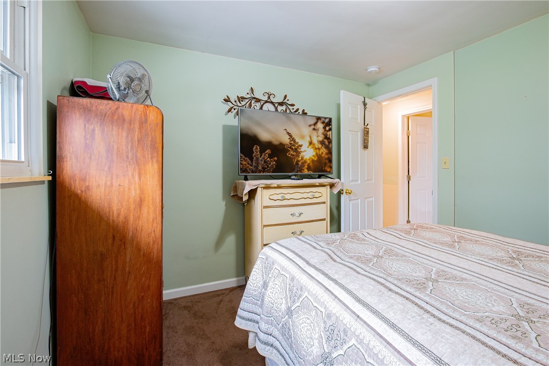 9915 Schlabach Avenue NE