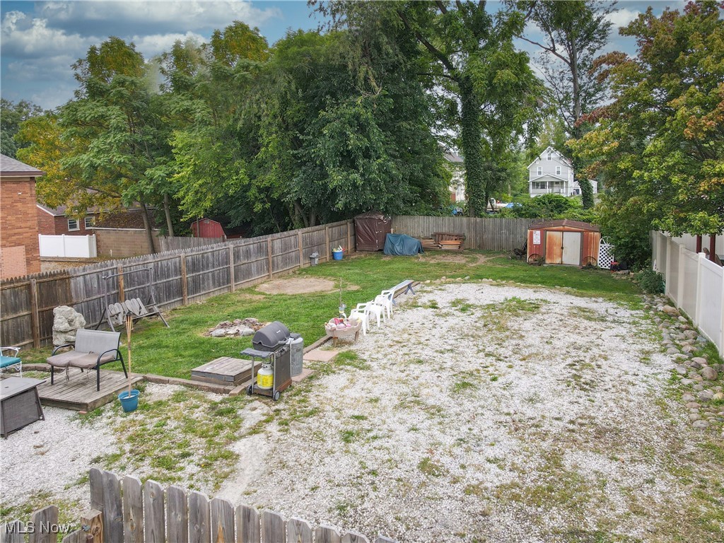 1823-1825 Esther Avenue