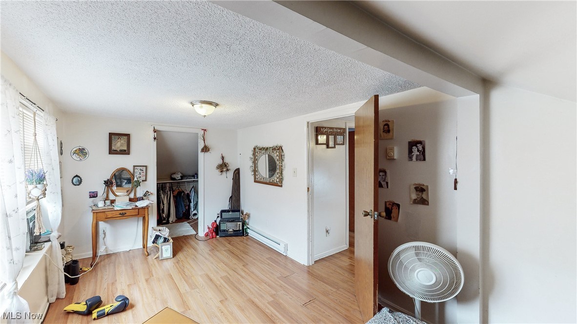 1823-1825 Esther Avenue